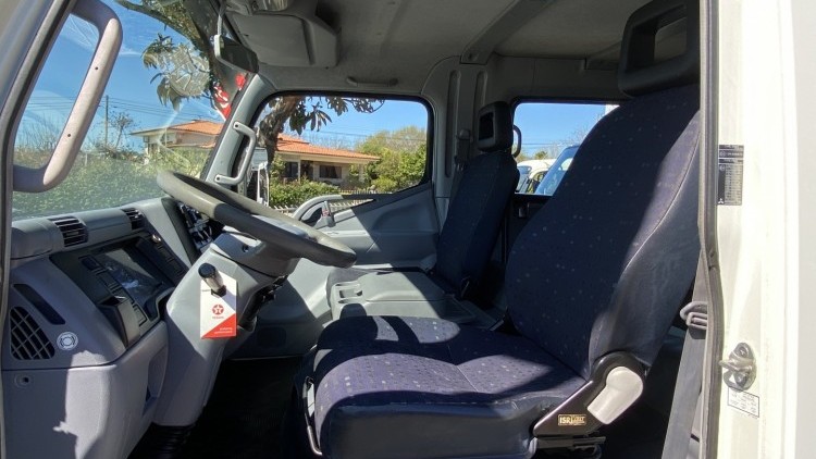 Mitsubishi Canter FUSO 3C13D CABINE DUPLA