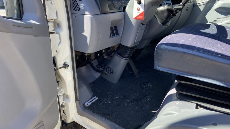 Mitsubishi Canter FUSO 3C13D CABINE DUPLA