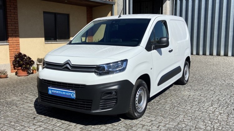 Citro&euml;n Berlingo 1.6 HDI 100 cv CarPlay e C&acirc;mara