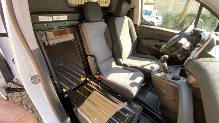 Citro&euml;n Berlingo 1.6 HDI 100 cv CarPlay e C&acirc;mara