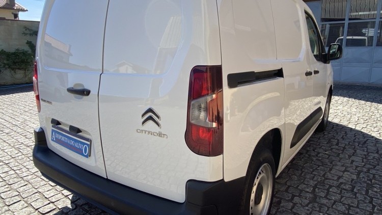 Citro&euml;n Berlingo 1.6 HDI 100 cv CarPlay e C&acirc;mara