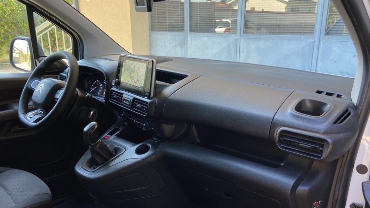 Citro&euml;n Berlingo 1.6 HDI 100 cv CarPlay e C&acirc;mara