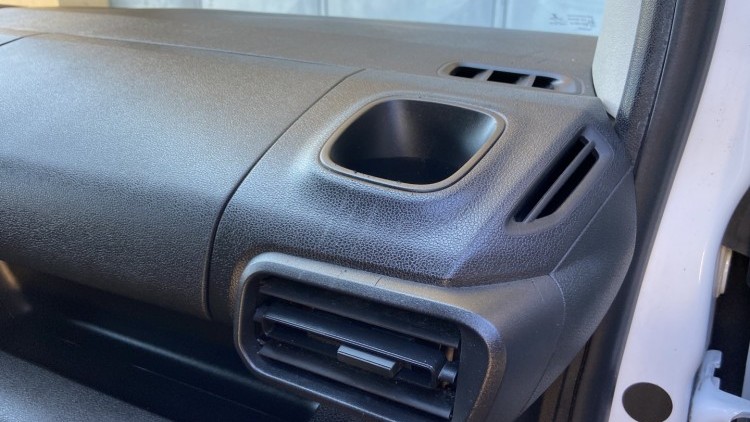 Citro&euml;n Berlingo 1.6 HDI 100 cv CarPlay e C&acirc;mara