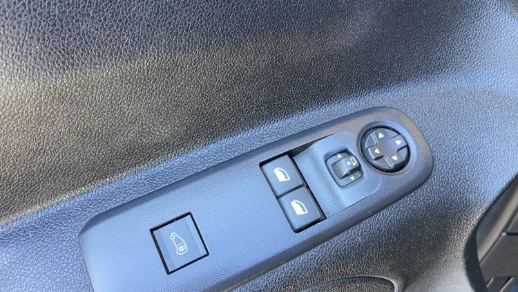 Citro&euml;n Berlingo 1.6 HDI 100 cv CarPlay e C&acirc;mara
