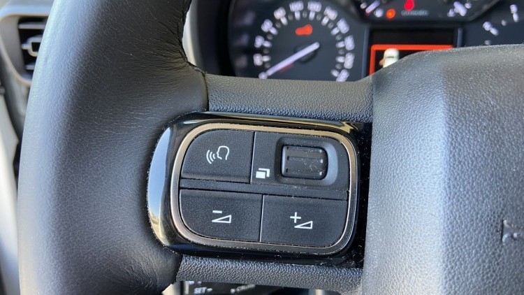 Citro&euml;n Berlingo 1.6 HDI 100 cv CarPlay e C&acirc;mara