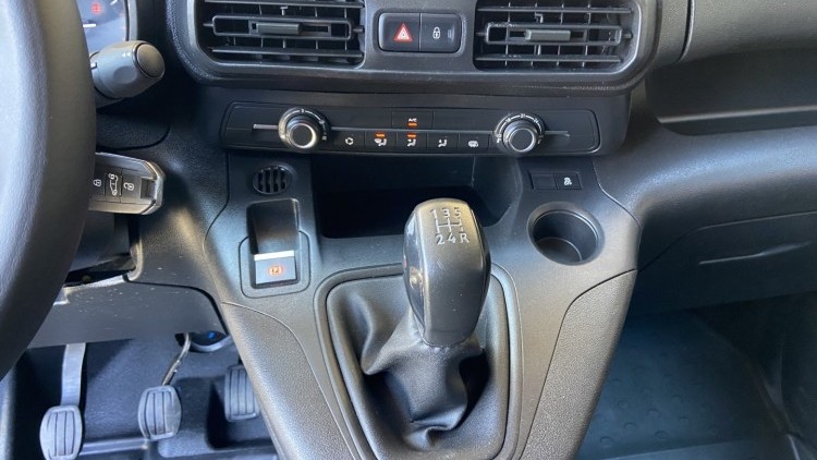 Citro&euml;n Berlingo 1.6 HDI 100 cv CarPlay e C&acirc;mara