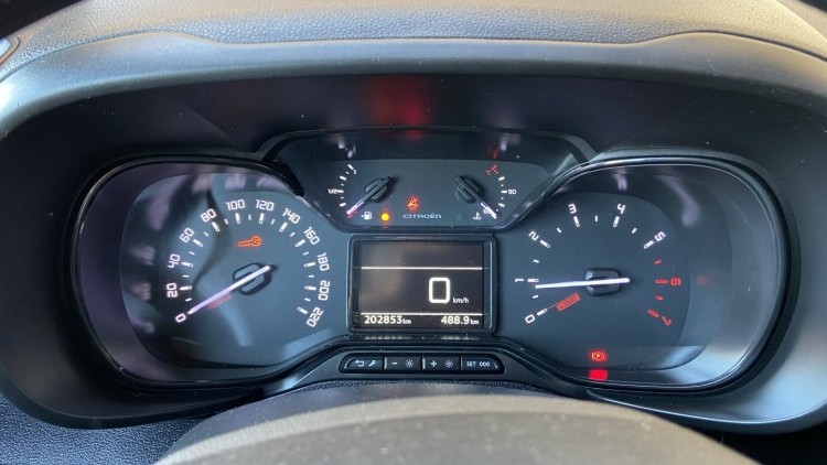 Citro&euml;n Berlingo 1.6 HDI 100 cv CarPlay e C&acirc;mara