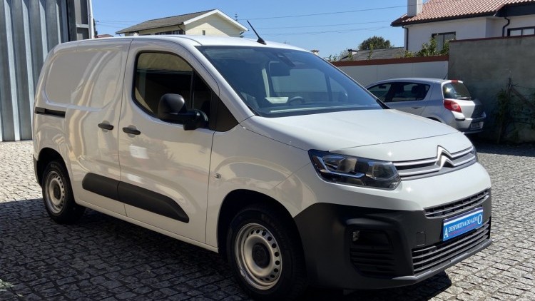 Citro&euml;n Berlingo 1.6 HDI 100 cv CarPlay e C&acirc;mara