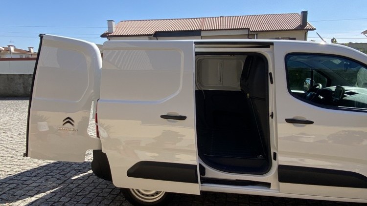 Citro&euml;n Berlingo 1.6 HDI 100 cv CarPlay e C&acirc;mara