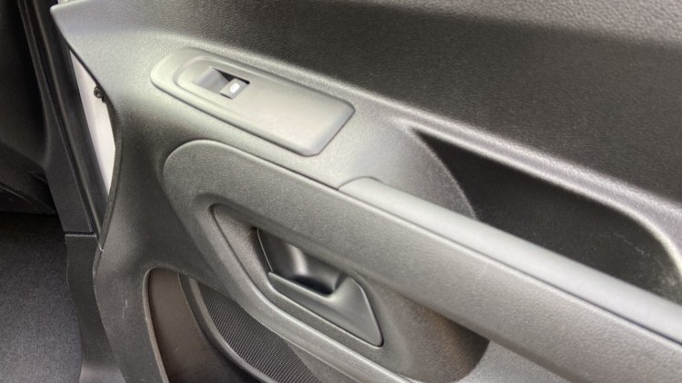 Citro&euml;n Berlingo 1.6 HDI 100 cv M Club CarPlay