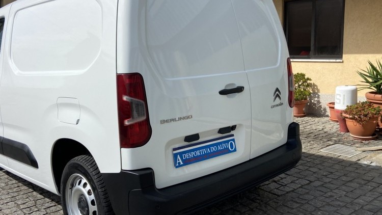 Citro&euml;n Berlingo 1.6 BlueHDI 100cv CARPLAY e CAMARA
