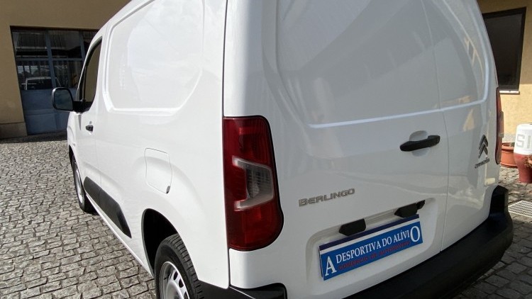 Citro&euml;n Berlingo 1.6 BlueHDI 100cv CARPLAY e CAMARA