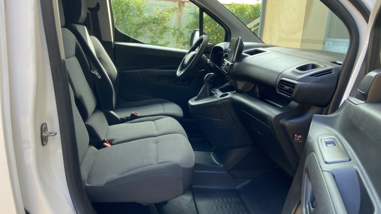 Citro&euml;n Berlingo 1.6 BlueHDI 100cv CARPLAY e CAMARA