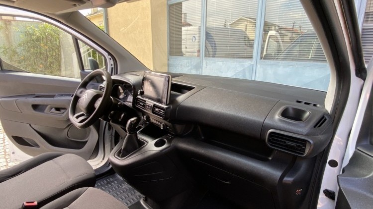 Citro&euml;n Berlingo 1.6 BlueHDI 100cv CARPLAY e CAMARA