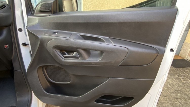Citro&euml;n Berlingo 1.6 BlueHDI 100cv CARPLAY e CAMARA