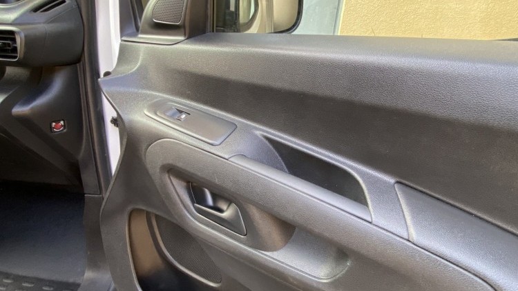 Citro&euml;n Berlingo 1.6 BlueHDI 100cv CARPLAY e CAMARA