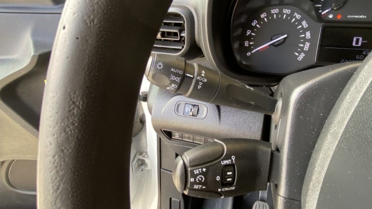 Citro&euml;n Berlingo 1.6 BlueHDI 100cv CARPLAY e CAMARA