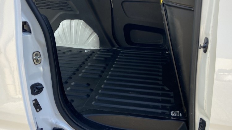 Citro&euml;n Berlingo 1.6 BlueHDI 100cv CARPLAY e CAMARA