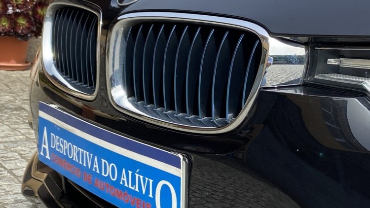 BMW S&eacute;rie 3 - 330 E iPerformace Line Sport Auto