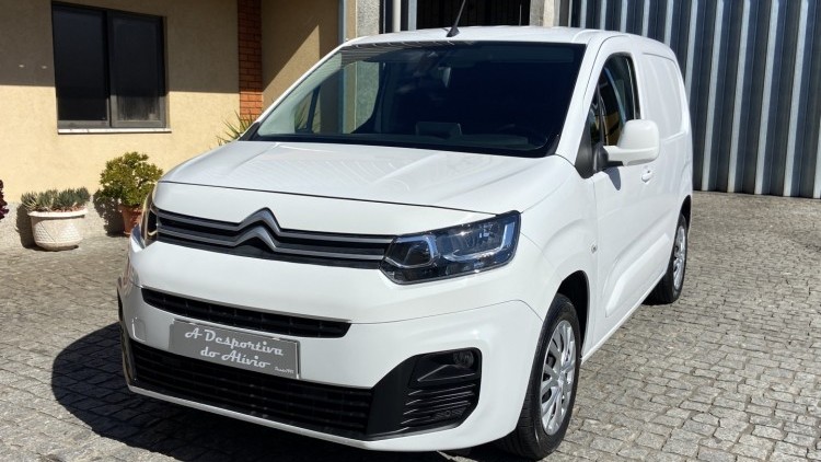 Citro&euml;n Berlingo 1.6 BlueHDI 100cv CARPLAY e CAMARA