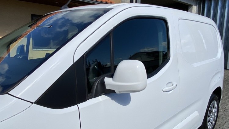 Citro&euml;n Berlingo 1.6 BlueHDI 100cv CARPLAY e CAMARA