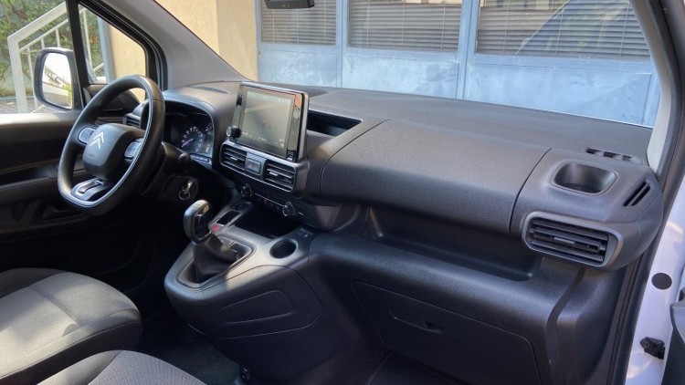 Citro&euml;n Berlingo 1.6 BlueHDI 100cv CARPLAY e CAMARA