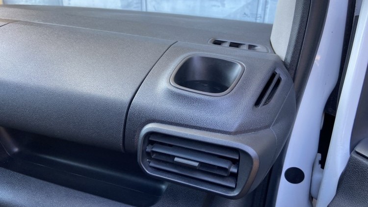 Citro&euml;n Berlingo 1.6 BlueHDI 100cv CARPLAY e CAMARA
