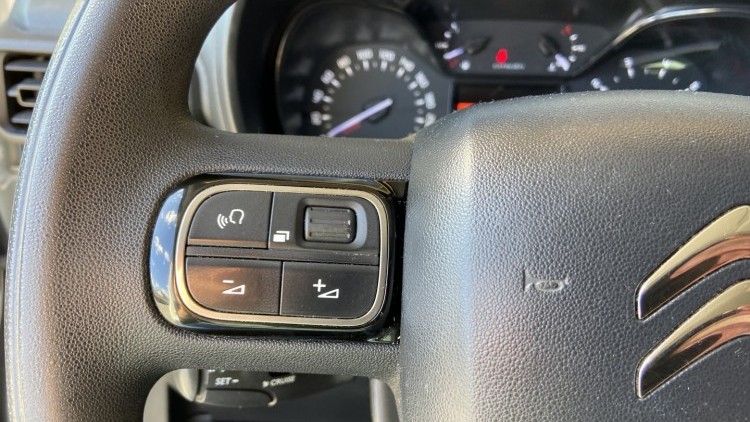 Citro&euml;n Berlingo 1.6 BlueHDI 100cv CARPLAY e CAMARA