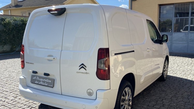 Citro&euml;n Berlingo 1.6 BlueHDI 100cv CARPLAY e CAMARA