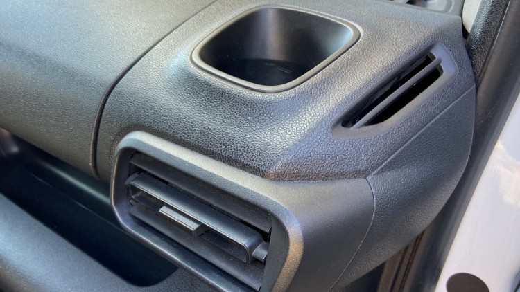 Citro&euml;n Berlingo 1.6 BlueHDI 100cv CARPLAY e CAMARA