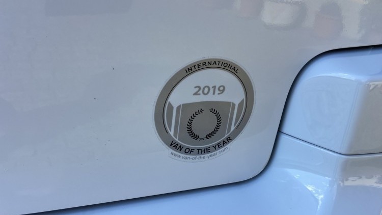 Citro&euml;n Berlingo 1.6 BlueHDI 100cv CARPLAY e CAMARA