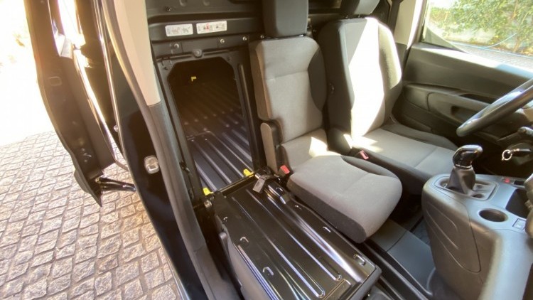 Citro&euml;n Berlingo 1.6 BlueHDI 100cv CARPLAY e CAMARA