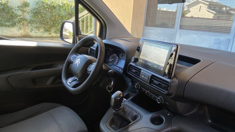 Citro&euml;n Berlingo 1.6 BlueHDI 100cv CARPLAY e CAMARA